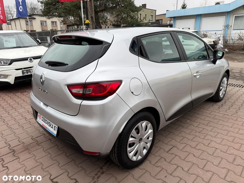 Renault Clio 1.2 16V 75 LIMITED - 7