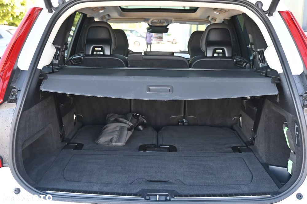 Volvo XC 90 B5 D AWD Ultimate Bright - 19