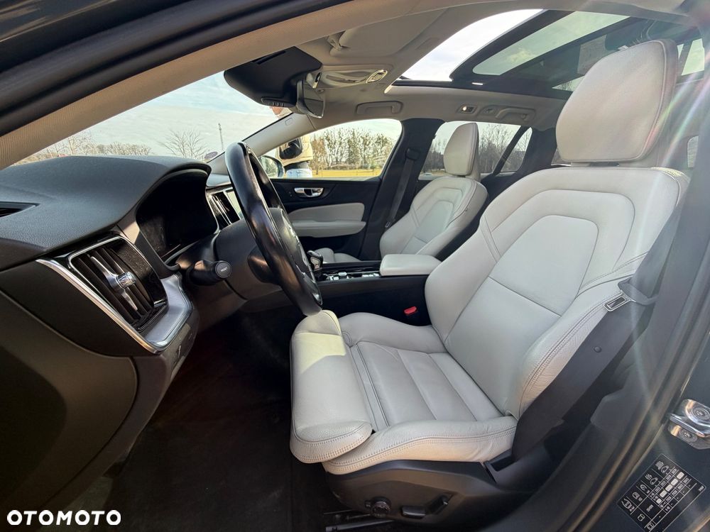 Volvo V60 T5 Geartronic Momentum - 17