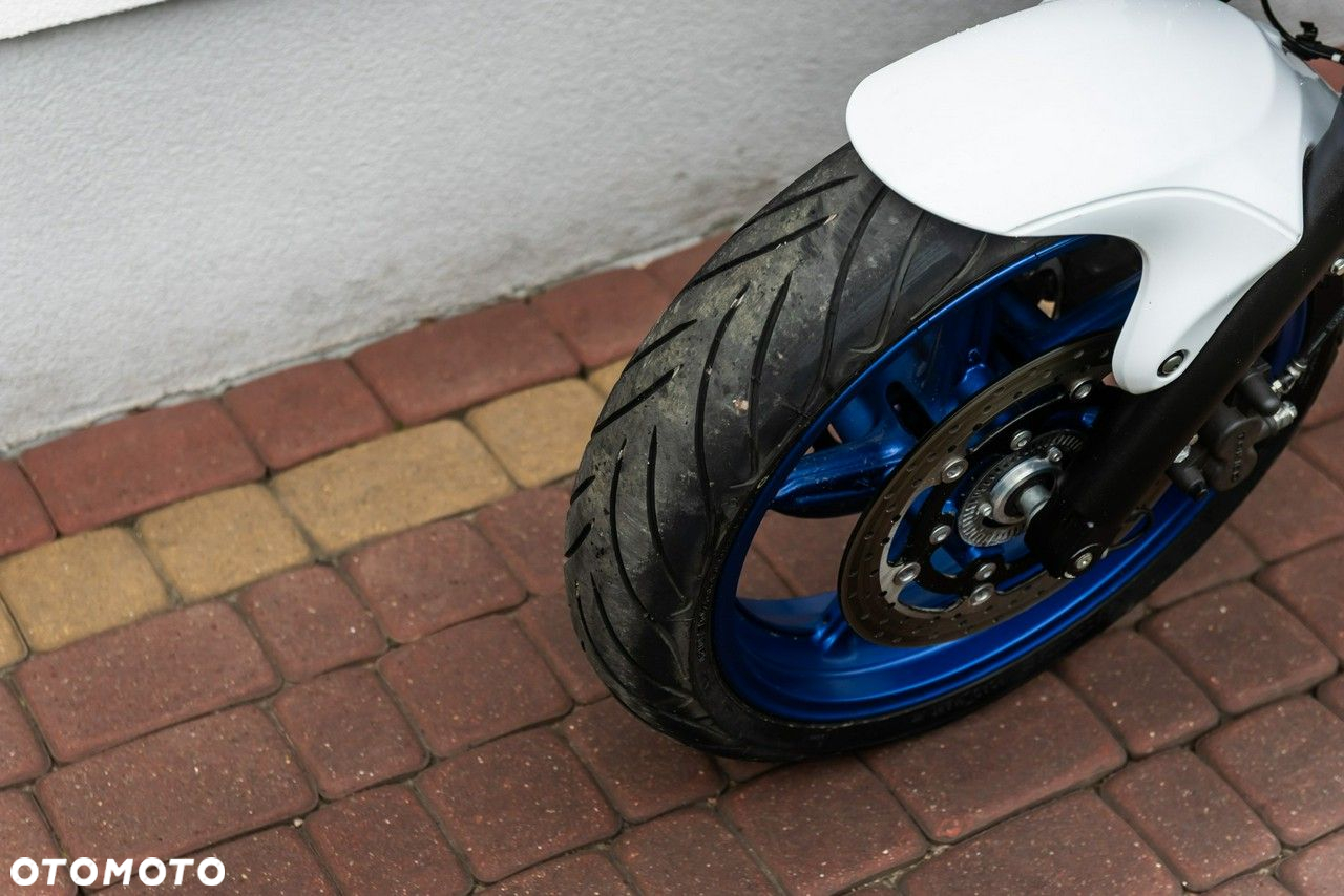 Suzuki Gladius - 7