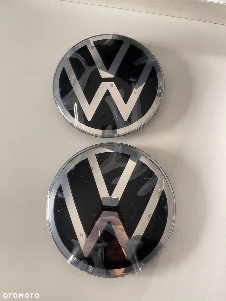 VW GOLF 8 VIII EMBLEMAT ZNACZEK LOGO POD RADAR NOWY - 2