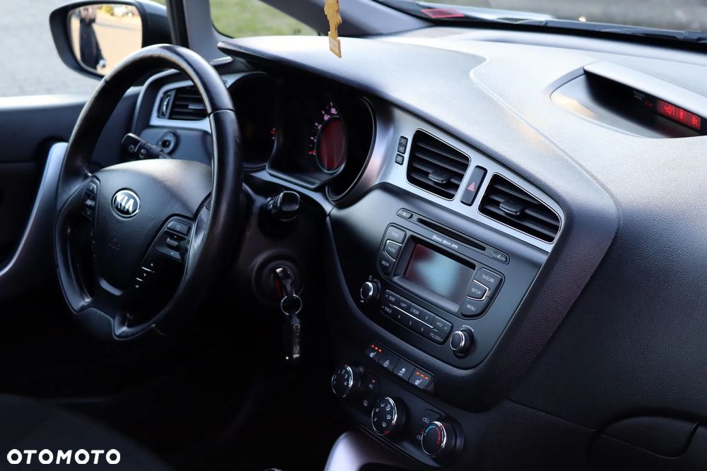 Kia Ceed 1.6 GDI Dream Team Edition - 22