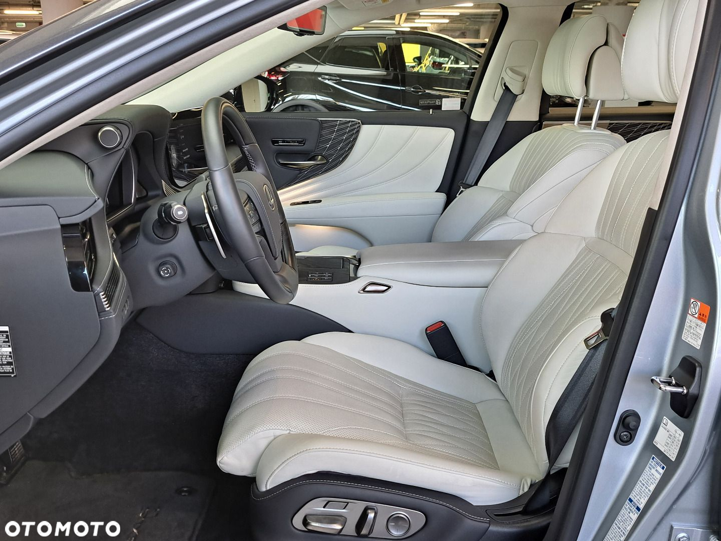 Lexus LS - 15
