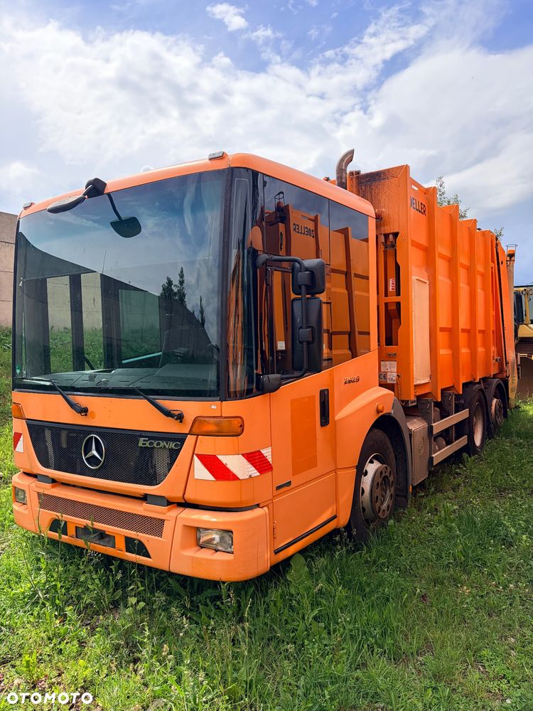 Mercedes-Benz ECONIC - 9