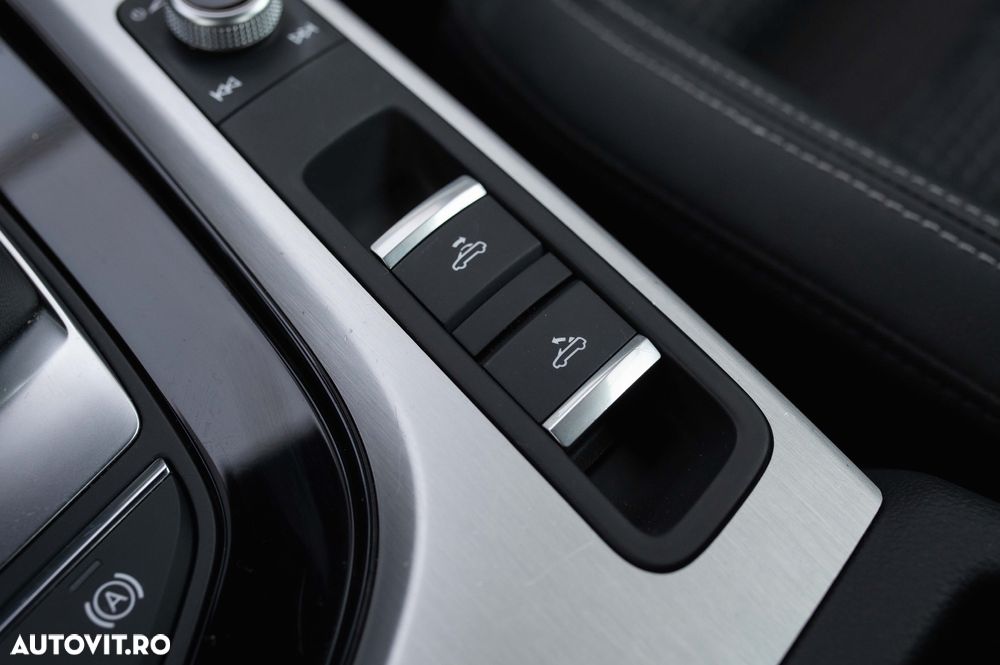 Audi A5 Cabrio 40 TFSI quattro S tronic S line - 34