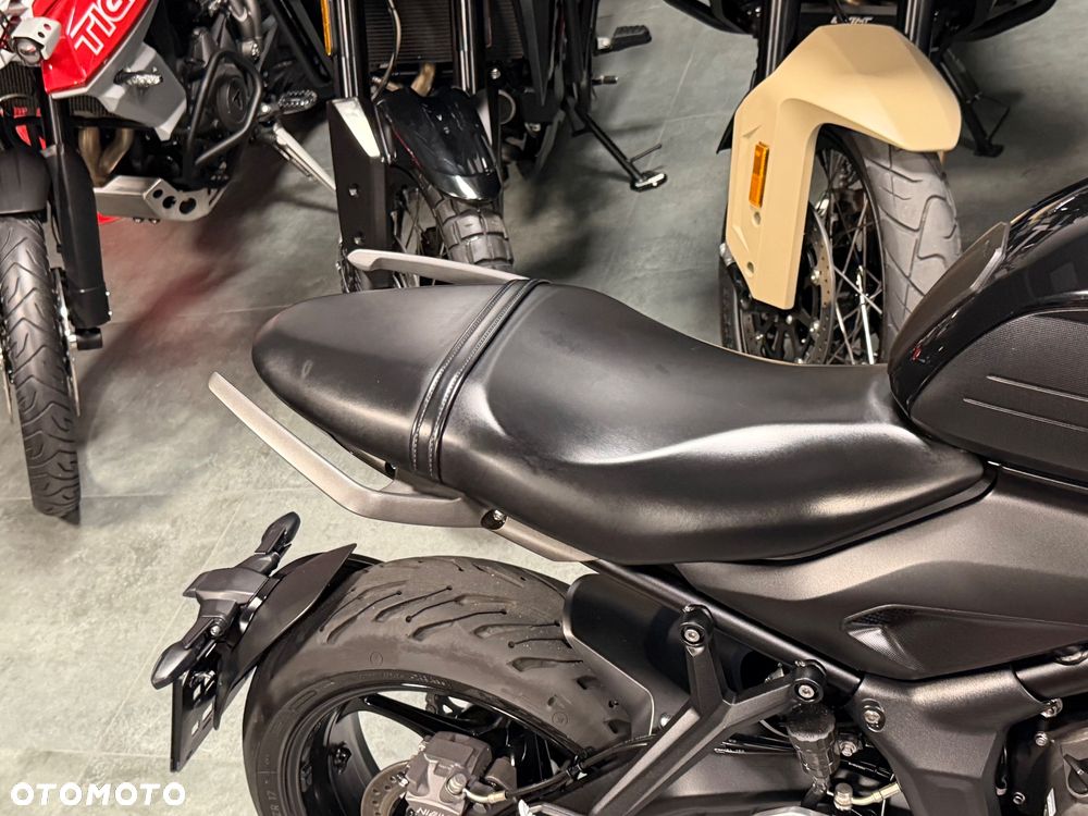 Triumph Trident - 12