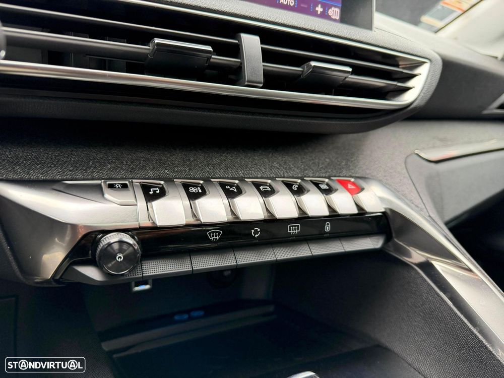 Peugeot 3008 1.5 BlueHDi Allure EAT8 - 18