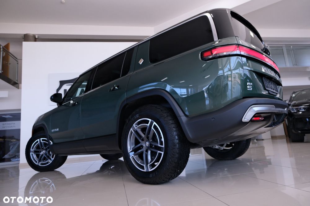 Rivian R1S - 8