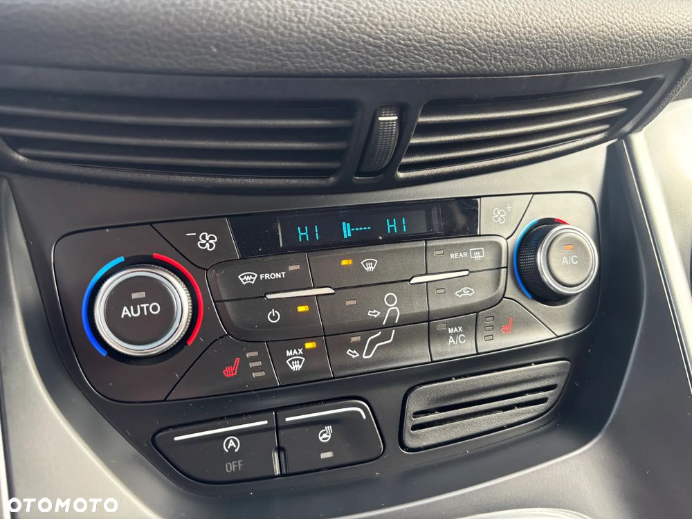 Ford Kuga - 23