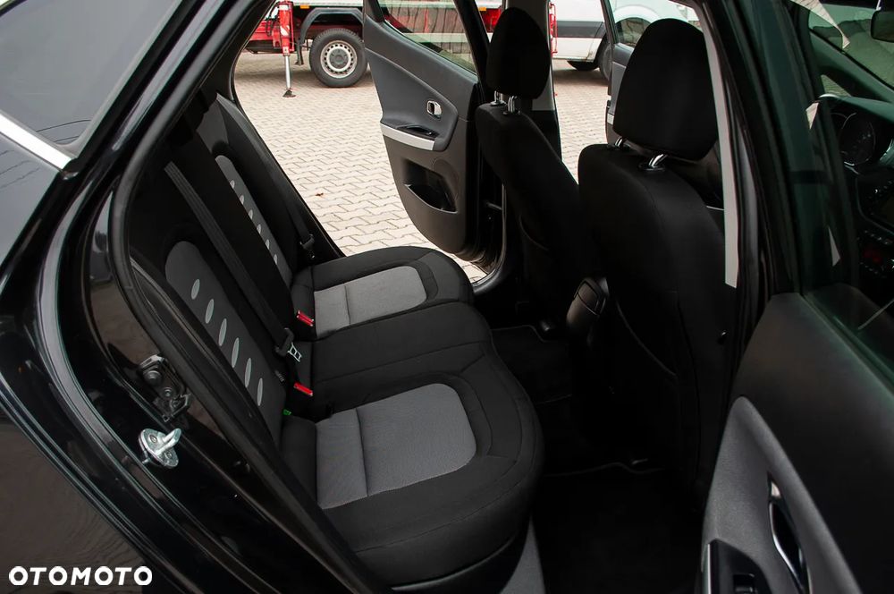 Kia Ceed 1.4 CVVT ISG Dream Team Edition - 32