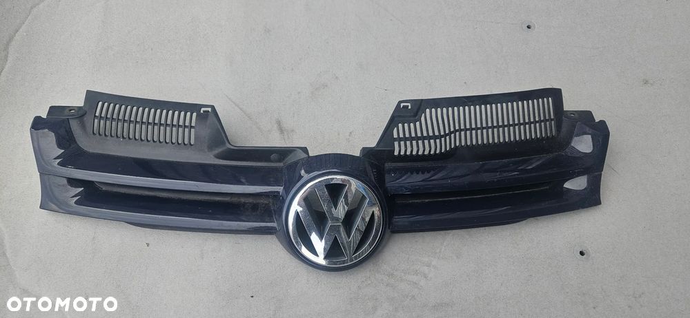 Grill atrapa zderzaka emblemat VW Golf 5 V 2006r 3d hatchback LA5G - 1
