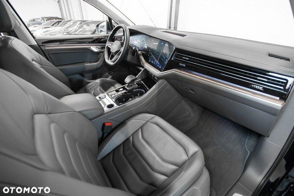 Volkswagen Touareg - 18