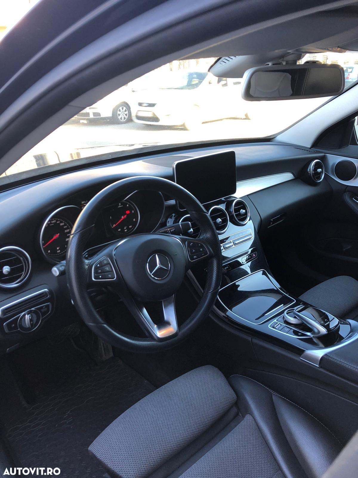 Mercedes-Benz C 220 d 4Matic T 9G-TRONIC Avantgarde - 5