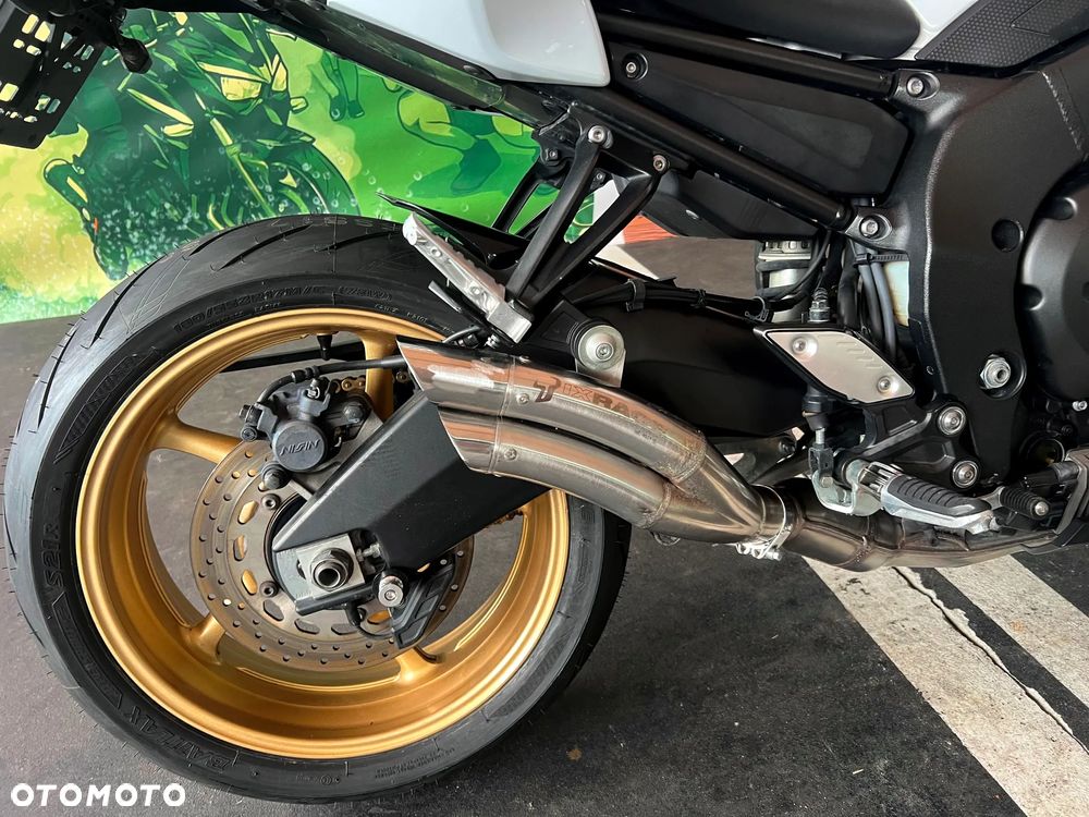 Yamaha FZ - 8