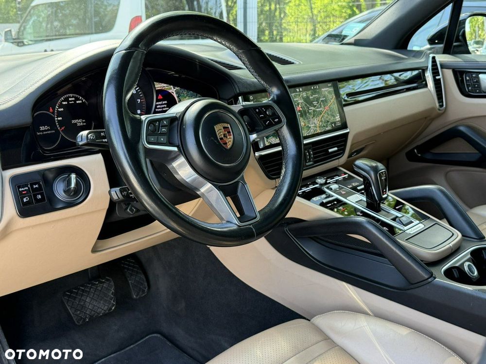 Porsche Cayenne - 12