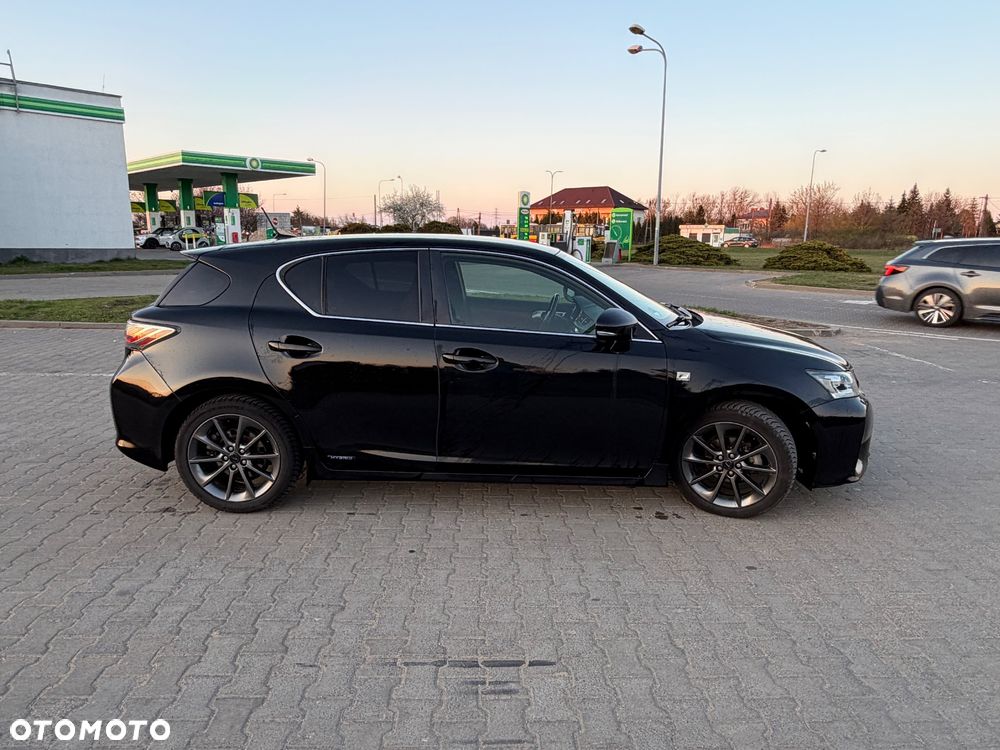 Lexus CT 200h F Sport - 4