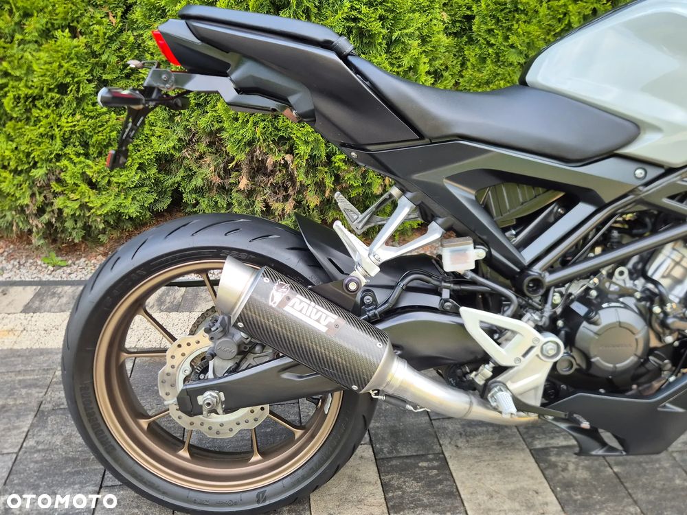 Honda CB - 8