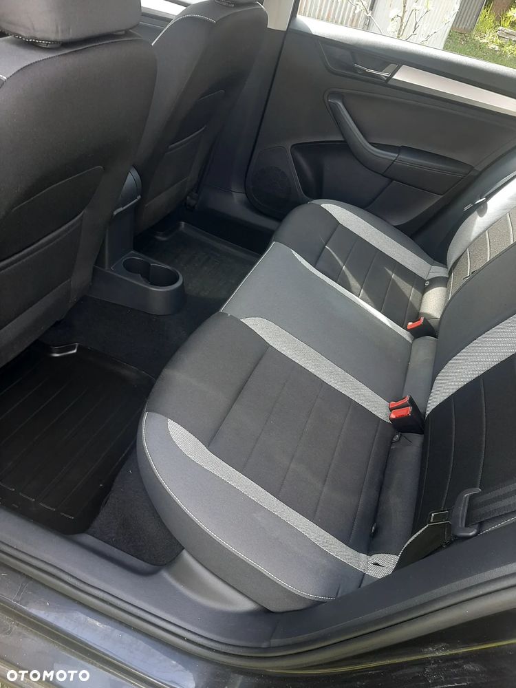 Skoda RAPID 1.0 TSI Ambition - 9