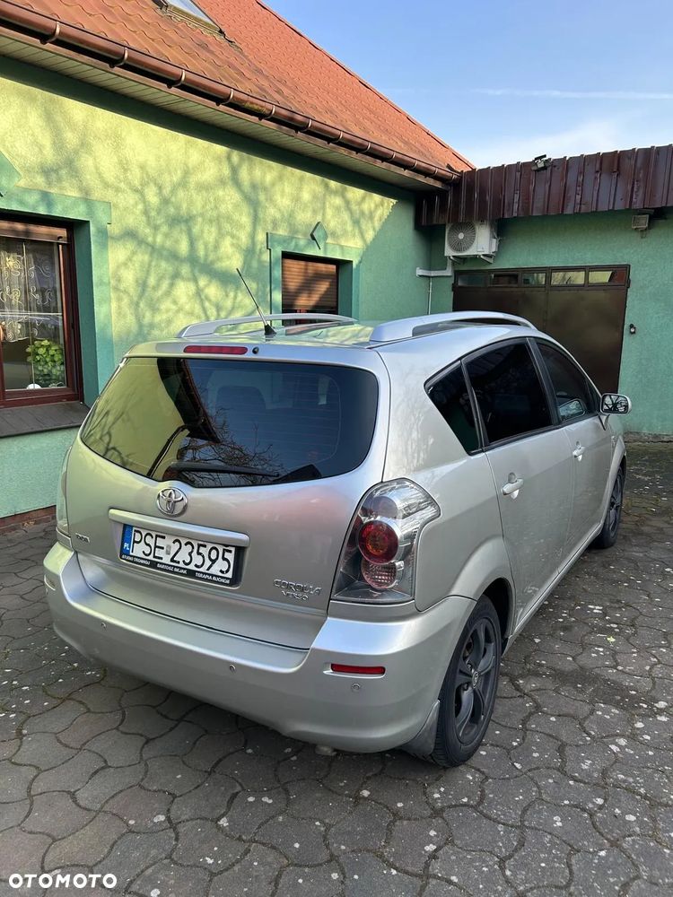 Toyota Corolla Verso - 2