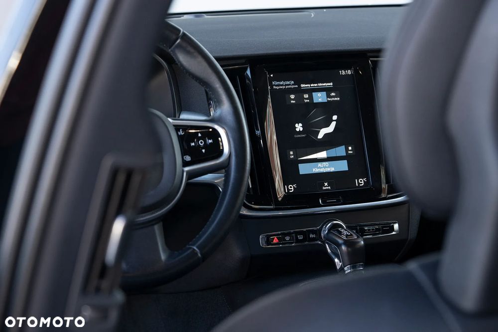 Volvo V90 D4 Momentum - 11