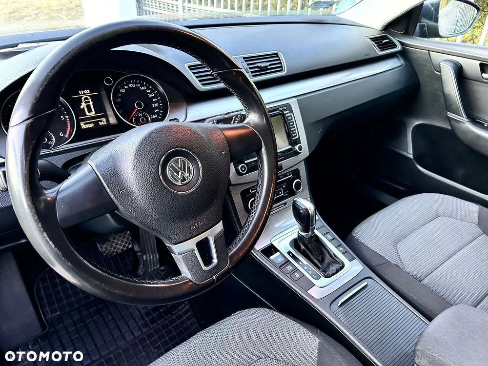 Volkswagen Passat 2.0 Blue TDI DSG SCR Comfortline - 13