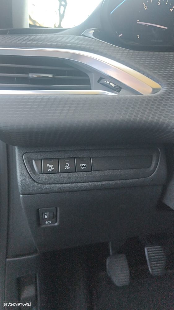 Peugeot 2008 1.6 BlueHDi Allure - 17