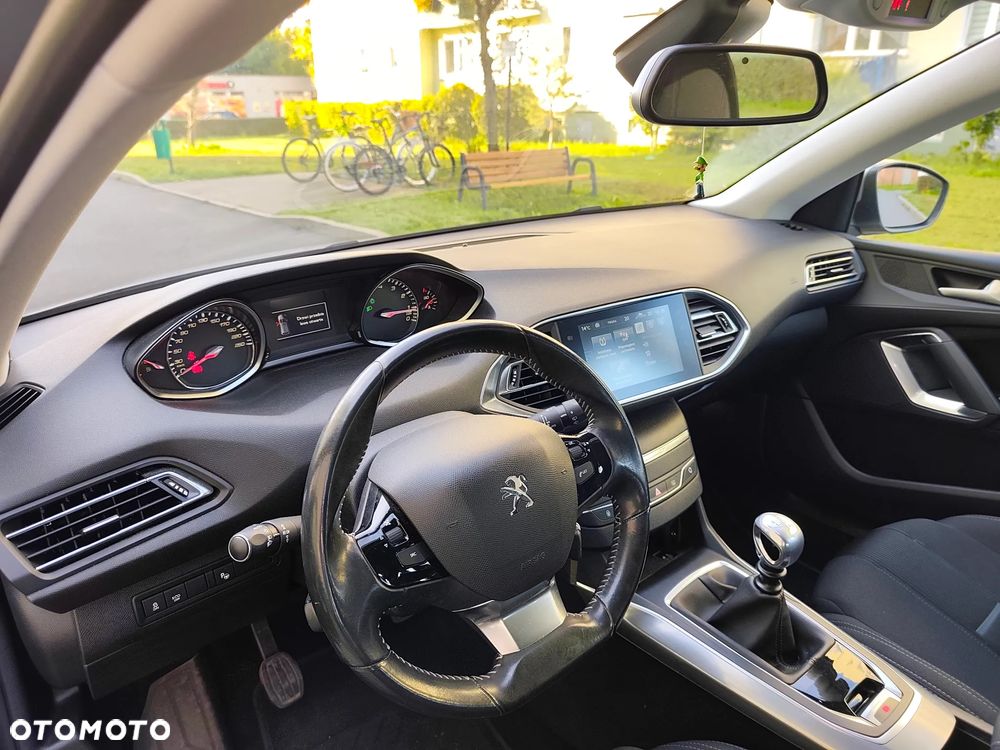 Peugeot 308 - 24