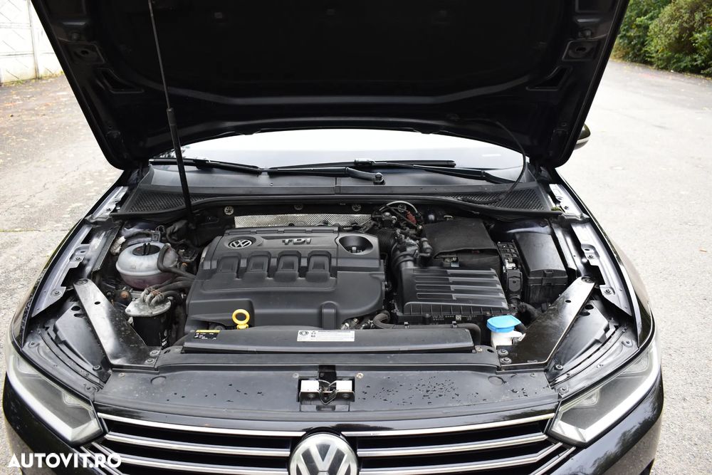 Volkswagen Passat Variant 2.0 TDI (BlueMotion Technology) Highline - 20