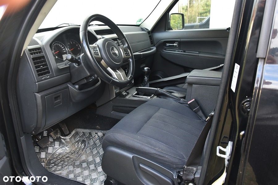 Jeep Cherokee - 9