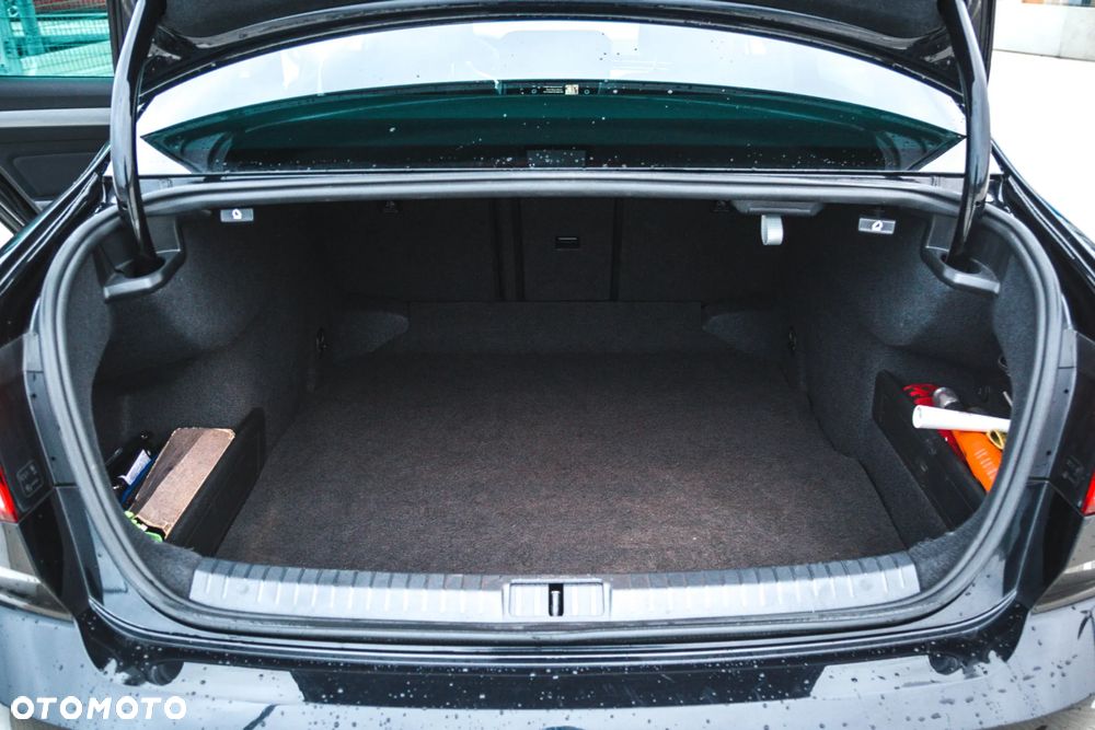 Volkswagen Passat 2.0 TDI EVO Business DSG - 7