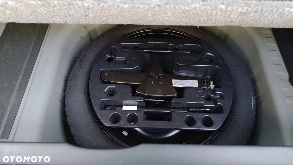 Renault Captur 1.2 TCe Helly Hansen EDC - 10