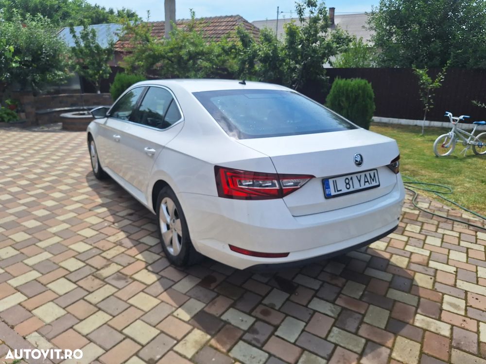 Skoda Superb 2.0 TDI DSG Ambition - 3