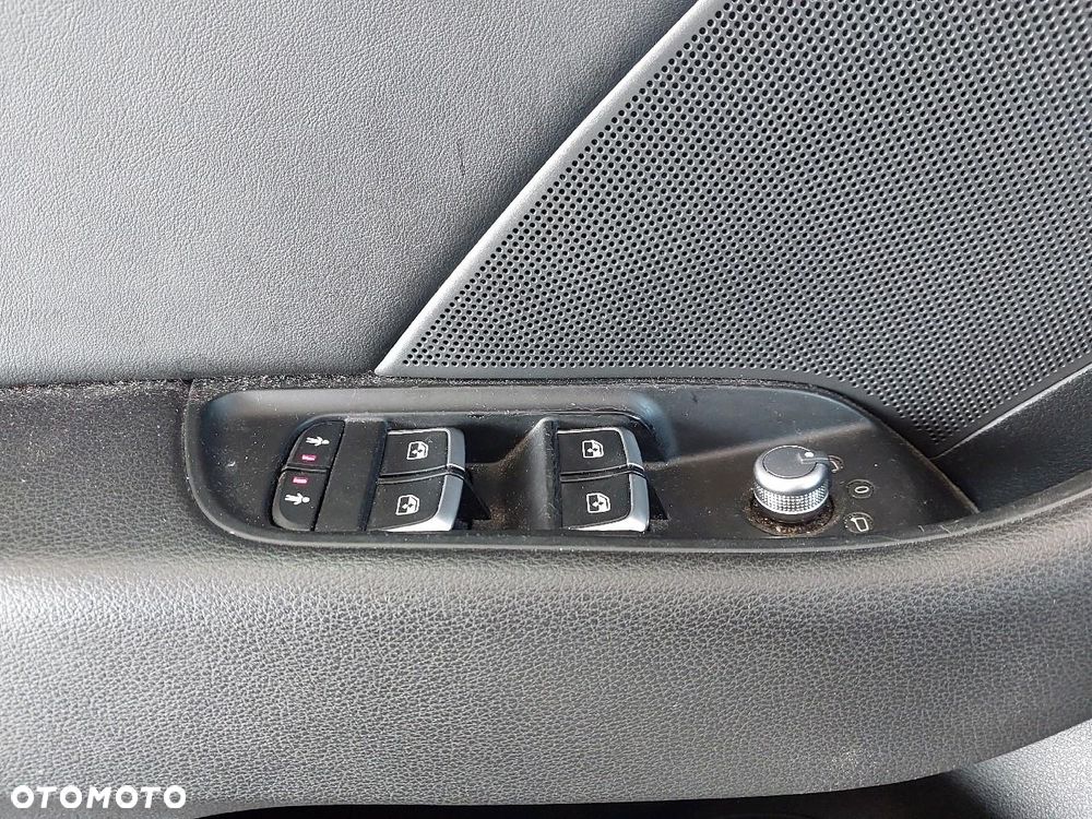 Audi A3 Sportback 2.0 TDI DPF clean diesel quattro S line Sportpaket - 11