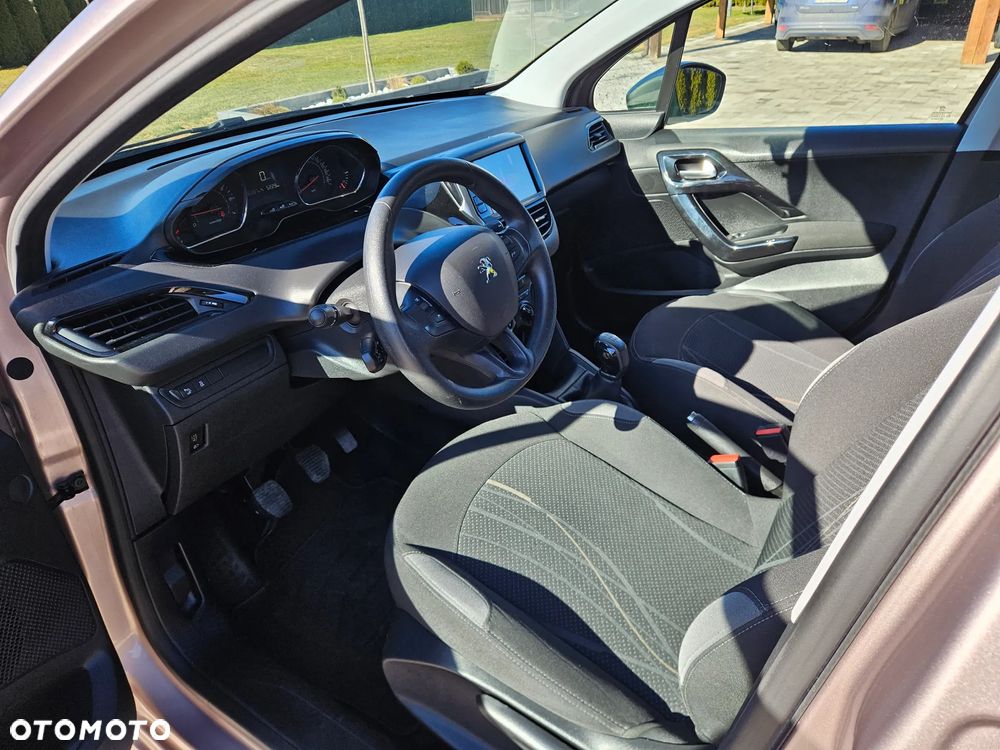 Peugeot 208 82 PureTech Style - 6