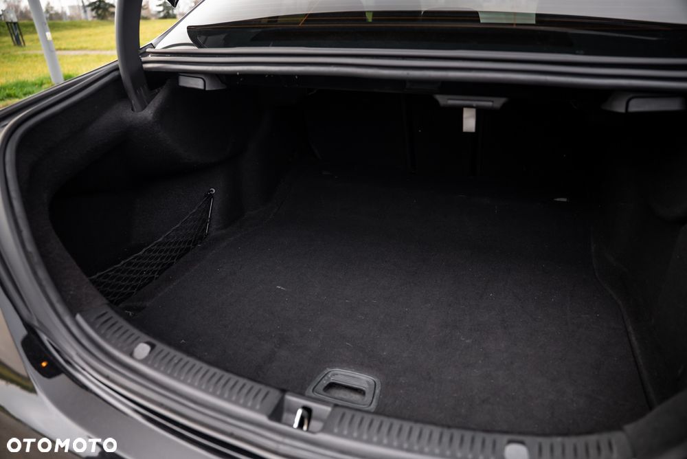 Mercedes-Benz Klasa E - 28