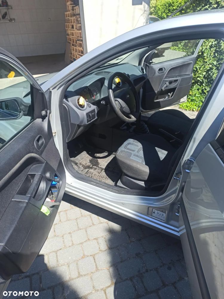 Ford Fiesta - 5