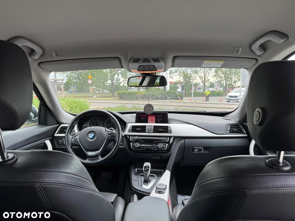 BMW 3GT 320i xDrive - 16