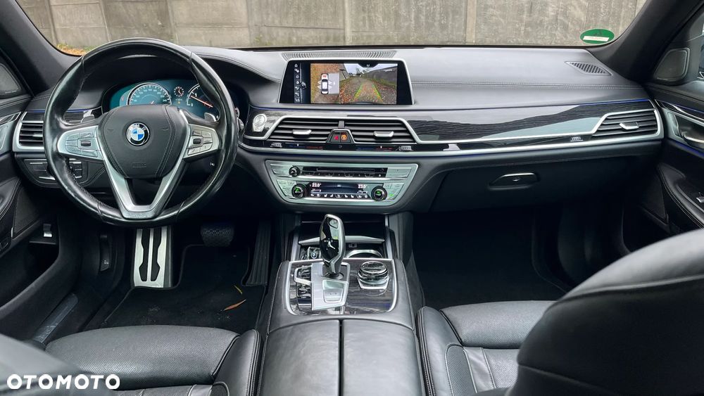 BMW Seria 7 740d xDrive - 33