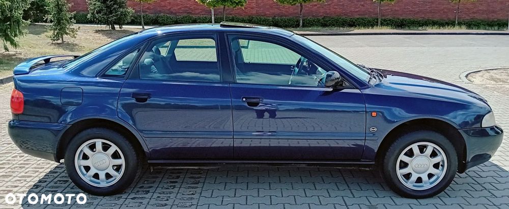 Audi A4 Limousine - 16
