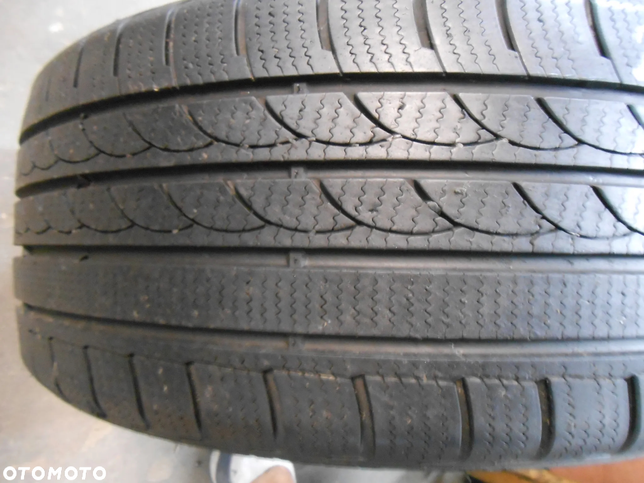 OPONA POJEDYNKA 215/40R17 MINERVA ICE PLUS S-210 DOT 2318 7MM - 2