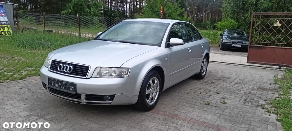 Audi A4 Limousine - 3