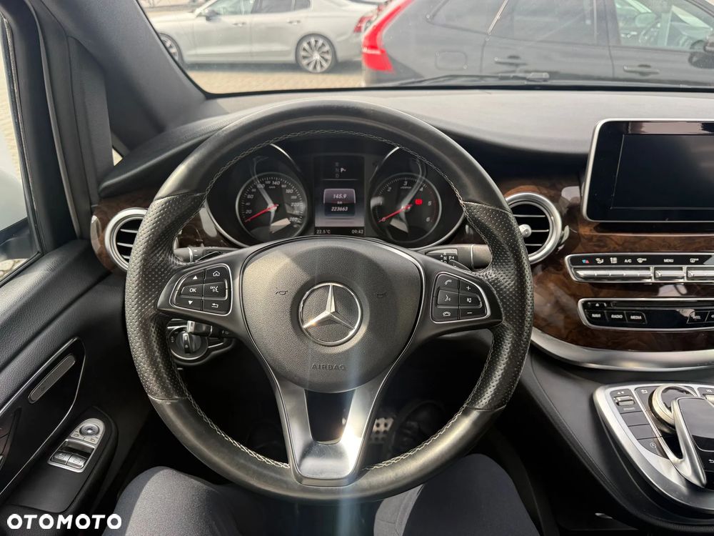 Mercedes-Benz Klasa V - 8
