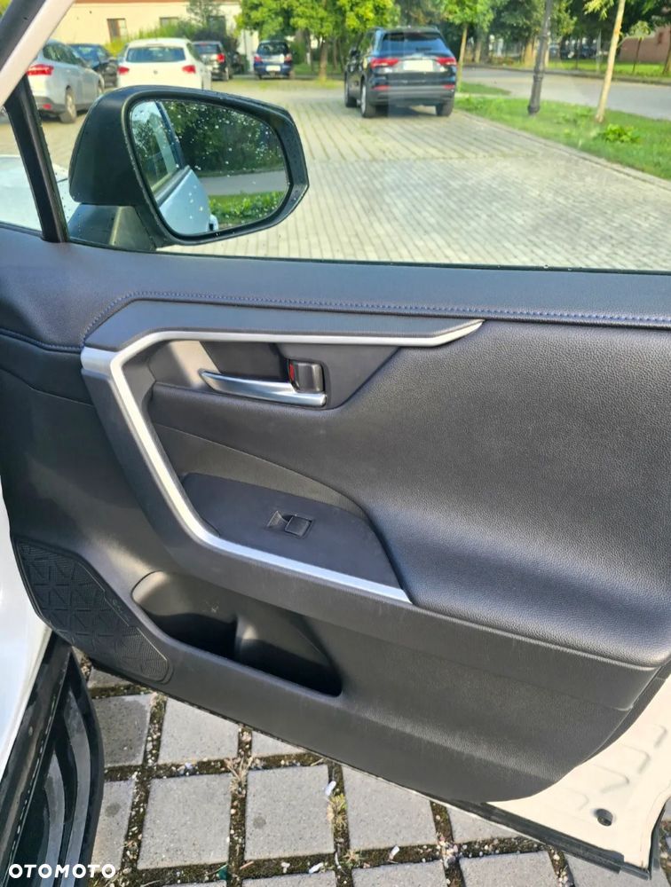 Toyota RAV4 - 16
