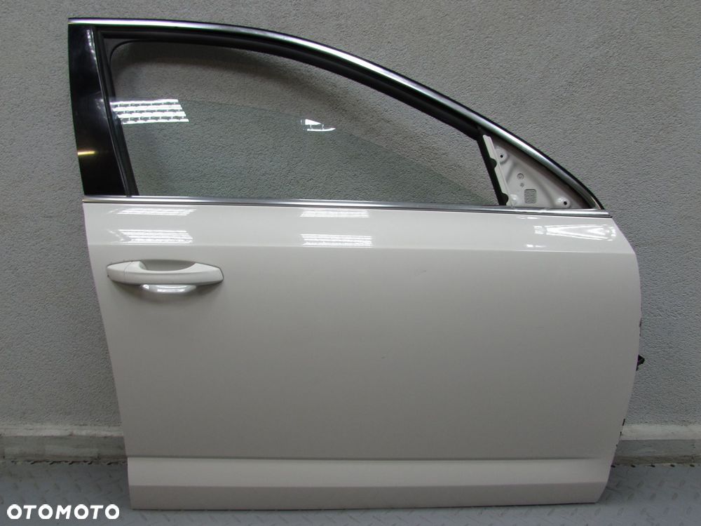 SKODA OCTAVIA III 5E 13-19 DRZWI PRZOD PRAWE KOMPLETNE LF9E - 1