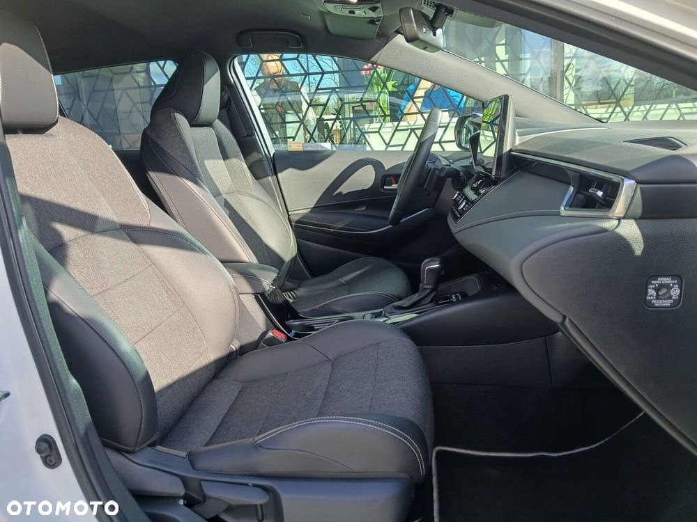 Toyota Corolla 2.0 Hybrid Style - 24