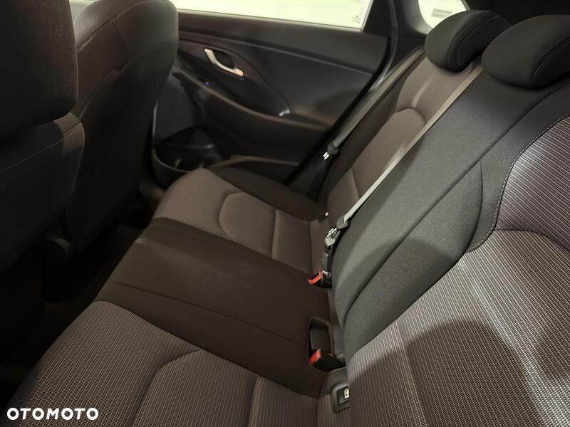 Hyundai i30 1.5 DPI Classic + - 20