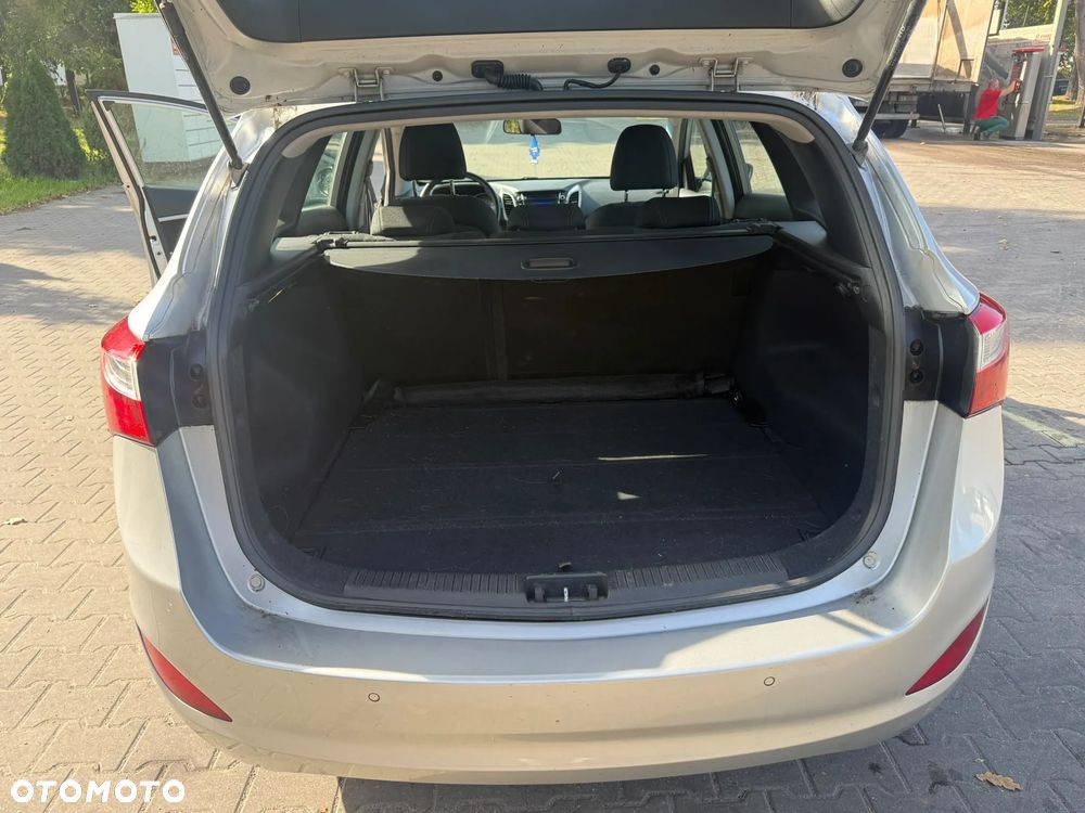 Hyundai i30 1.4 CRDi Classic + - 9