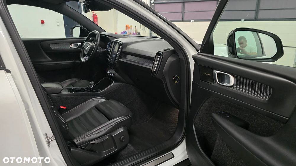 Volvo XC 40 D4 AWD Geartronic R-Design - 8