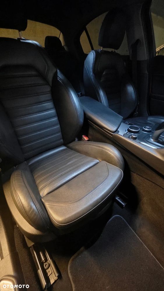 Alfa Romeo Giulia 2.0 Turbo Veloce Q4 - 19