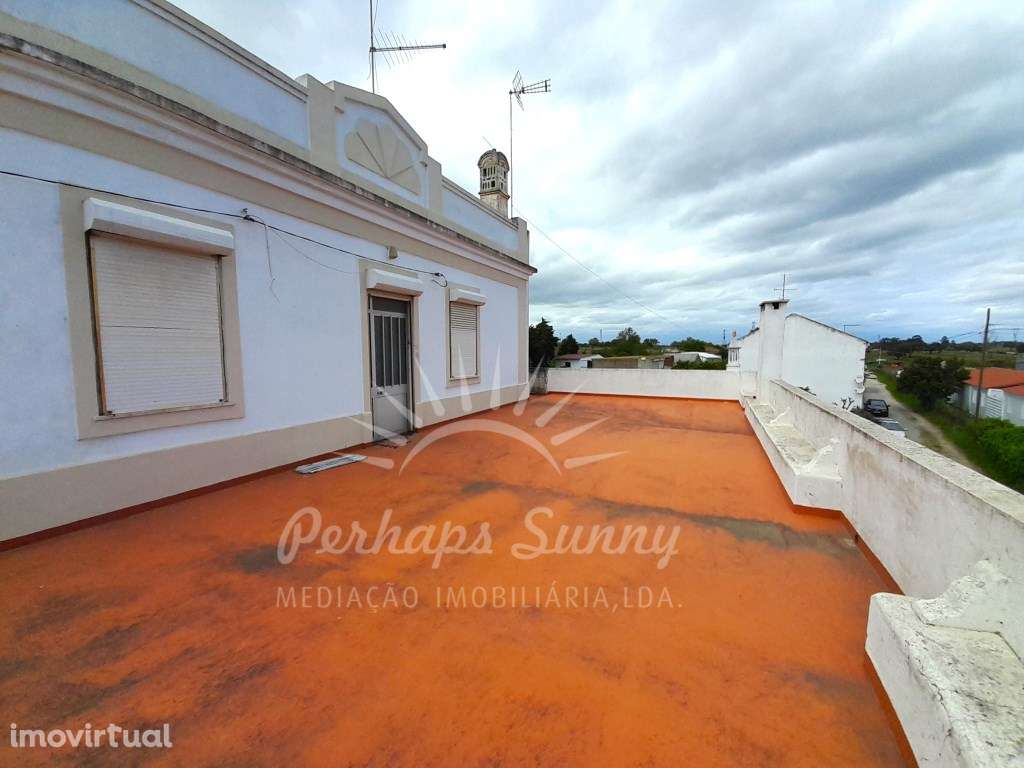 Moradia T5 com Comércio - Grande imagem: 4/27